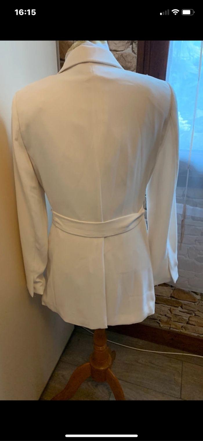 Veste longue chic blanche - photo numéro 4