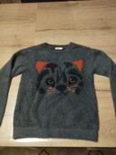 Magnifique pull fille 12 ans  motifs chat gris foncé. Tout doux. Gémo