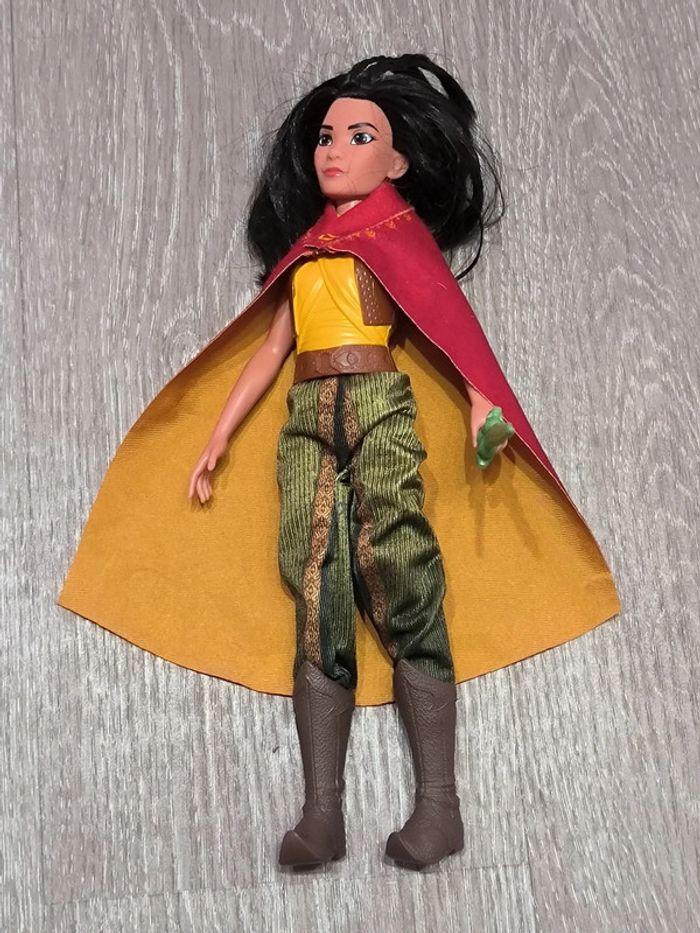 Hasbro Disney poupée Princesse raya et le dernier dragon - photo numéro 1