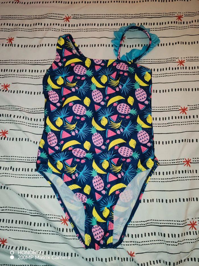 Maillot de bain 8/10 ans - photo numéro 1