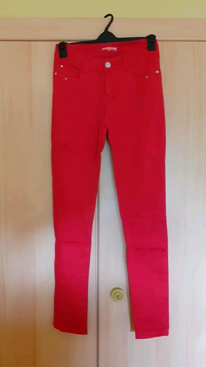 Pantalon rouge - photo numéro 1