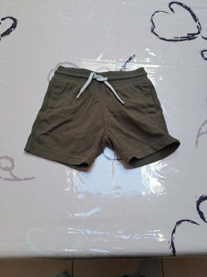 short taille  98  (3ans) - photo numéro 1