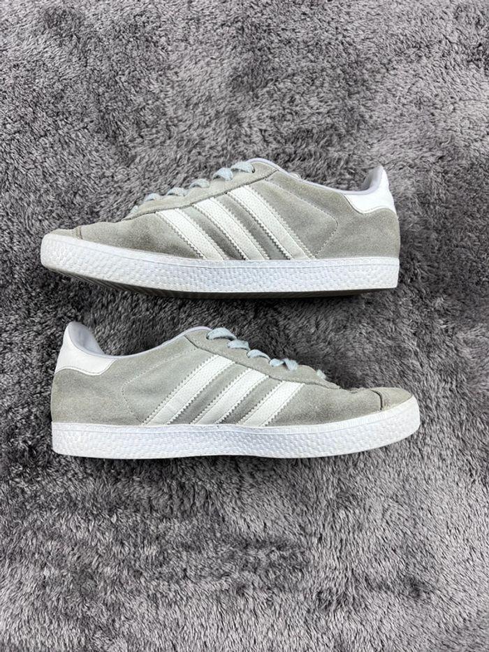 👟 Adidas Gazelle Beige Pointure FR 34 US 2,5 👟 - photo numéro 2