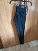 Jeans noir super skinny 710 T27