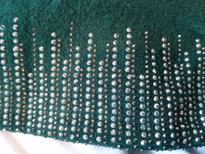 Pull vert sapin à strass - photo numéro 4