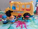 Car scolaire avec enfants little people