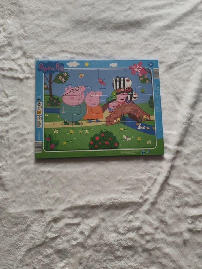 Puzzle pepa pig deux puzzles neuf pas déballer encore sous plastique idéale pour un cadeau de Noël - photo numéro 2