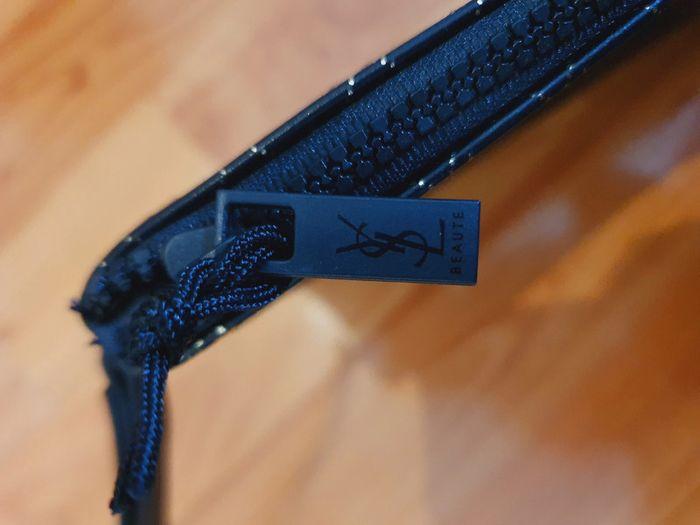 Pochette "Yves Saint Laurent" Noire neuve avec étiquette. - photo numéro 7