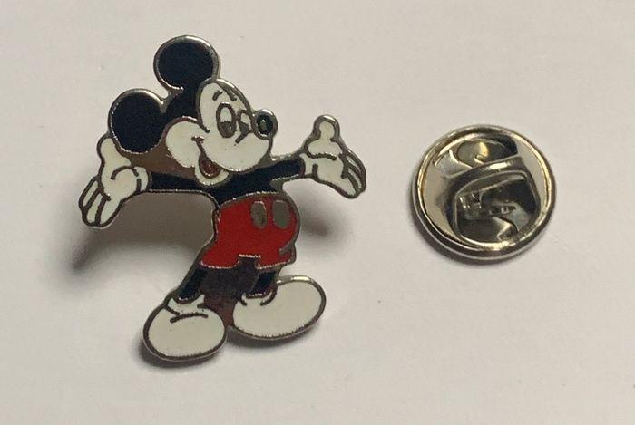 Pin’s Disney - photo numéro 1