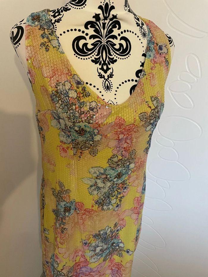 Robe de soirée en perles sequins jaune à motifs fleurs dos ouvert alanred taille M - photo numéro 2