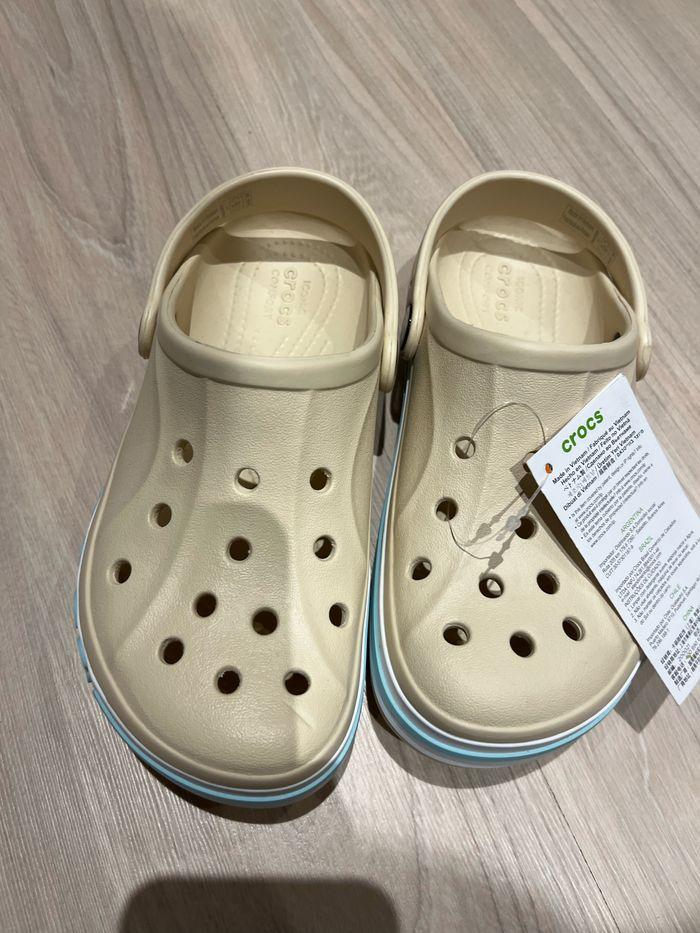 Crocs neuve taille 32/33 - photo numéro 4