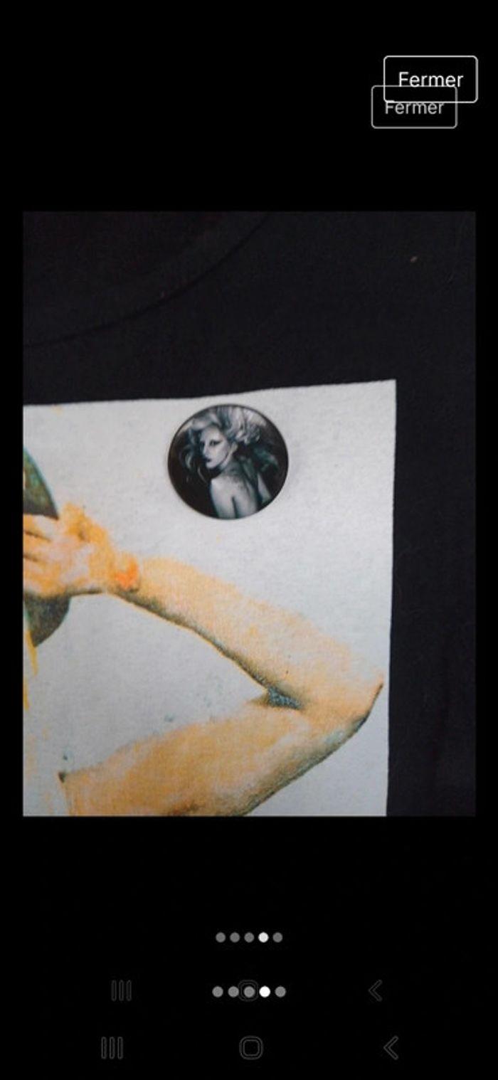 Tee shirt noir Lady gaga + badges - photo numéro 4