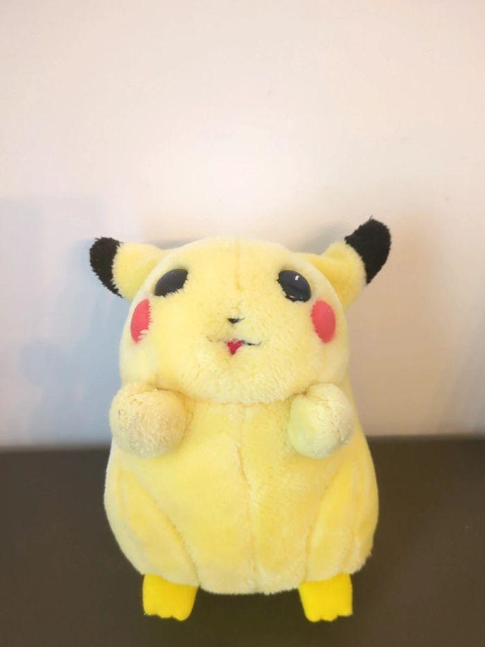 peluche pokémon Pikachu - photo numéro 1