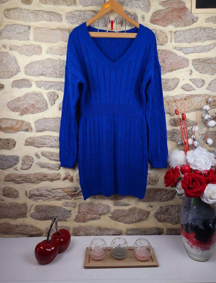 Robe pull en tricot épaules tombantes bleu électrique Femme taille 54 marque Asos 🍬 - photo numéro 1