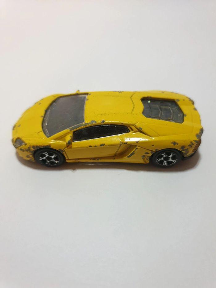 Majorette 219E Lamborghini Aventador - 1/64 Jaune Made in Thaïlande - photo numéro 12