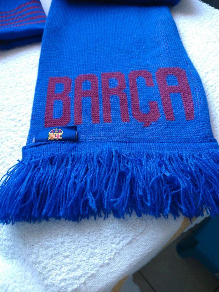 Lot Écharpe +Bonnet FC Barcelonne - photo numéro 4