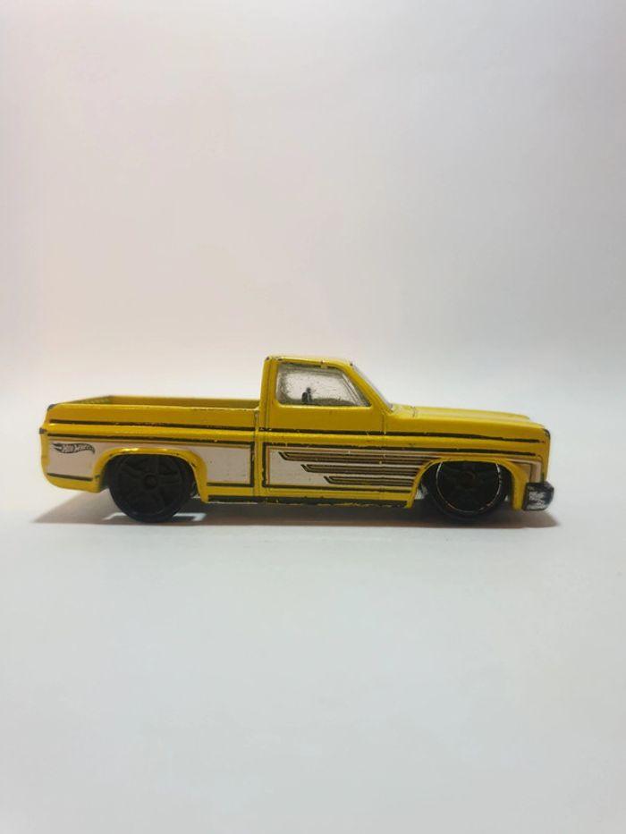 Hot Wheels 83 Chevrolet Chevy Silverado Jaune - 2014 - photo numéro 5