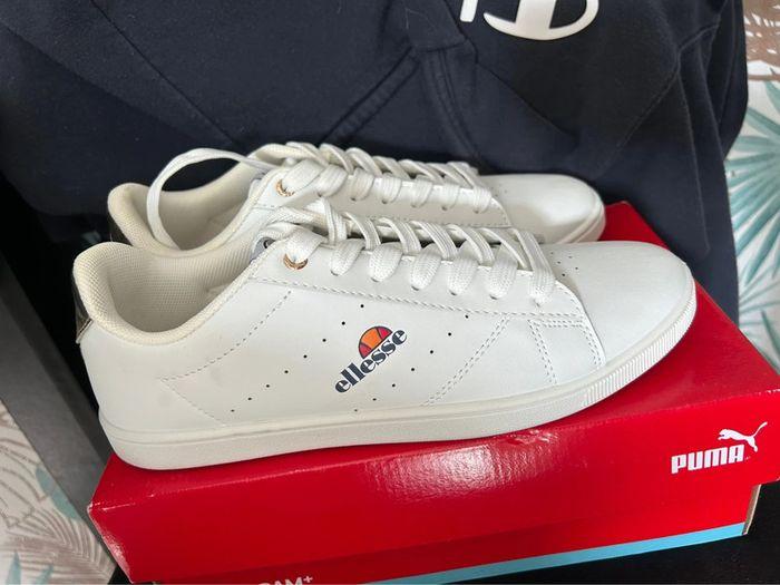 Chaussure blanche Ellesse taille 40 - photo numéro 2