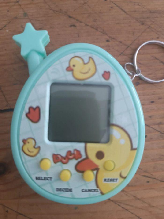 Tamagotchi vert - photo numéro 1