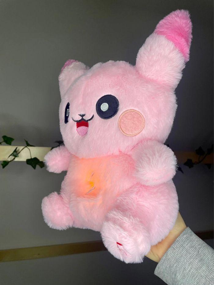 Peluche lumineuse Pokémon Pikachu qui respire - photo numéro 6