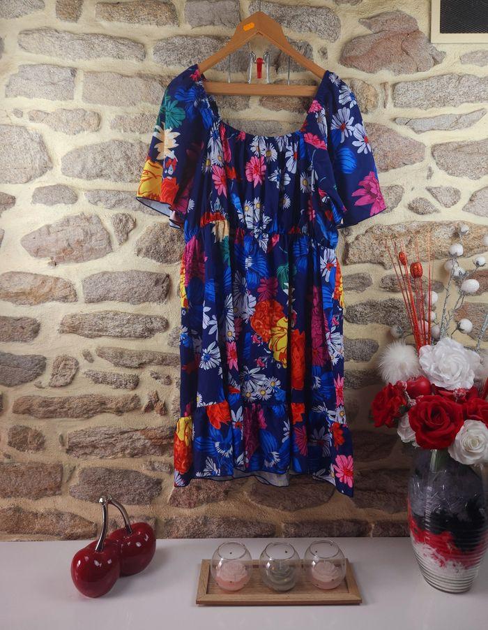 Robe marine et multicolore Femme taille 52 marque Boohoo 🍓 - photo numéro 3