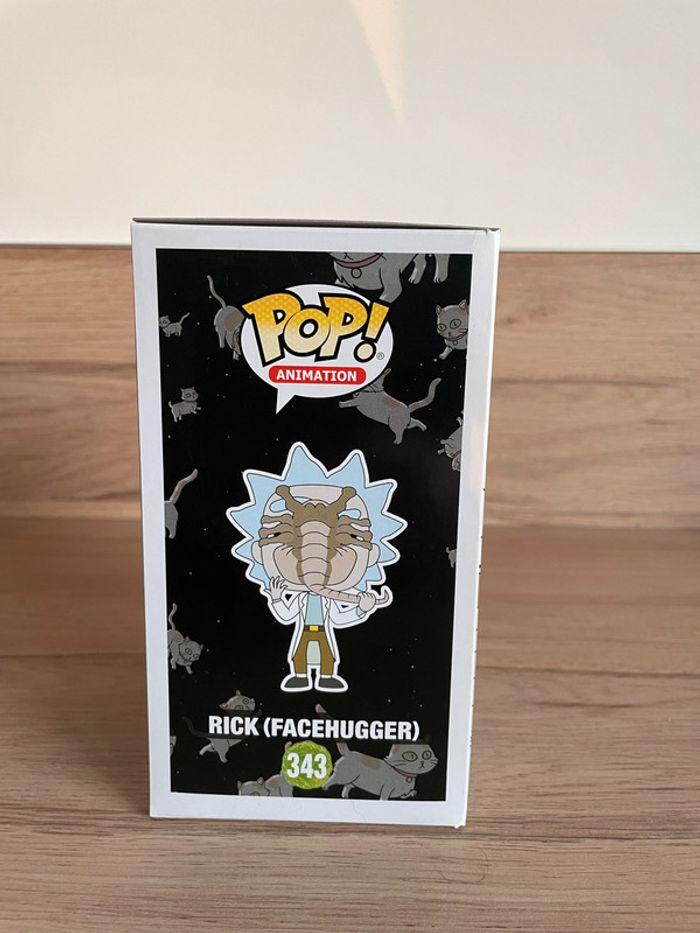 Figurine Funko Pop Rick et Morty : Rick (Facehugger) 343 Only at Gamestop edition - photo numéro 4