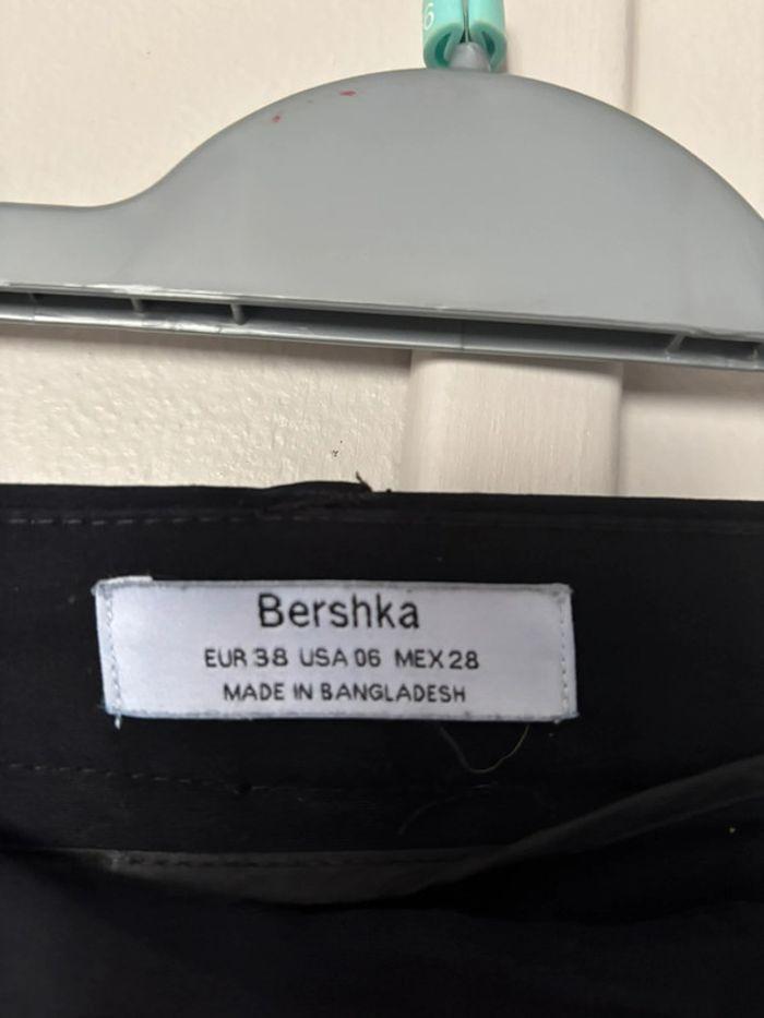 Pantalon Bershka taille 38 - photo numéro 3