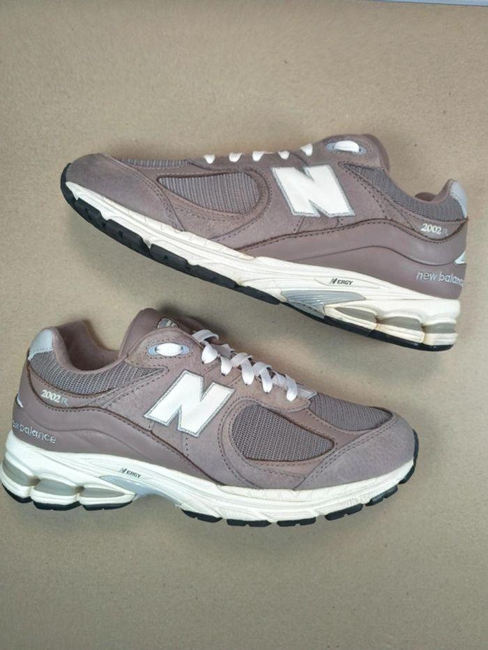 Baskets New Balance 2002r marron latte pointure 42.5 très bon état - photo numéro 2