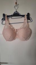 Soutien-gorge rose pâle 100F