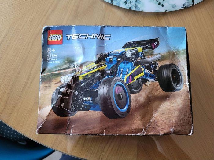 Le buggy tout-terrain de course Technic Lego technic sceller boite endommager 42164 - photo numéro 1