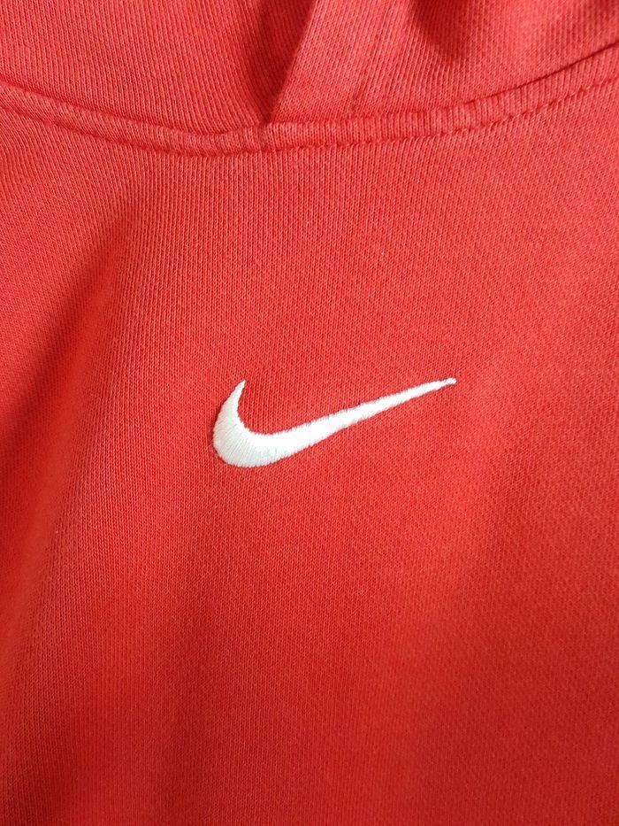 Pull à capuche nike rouge. - photo numéro 7