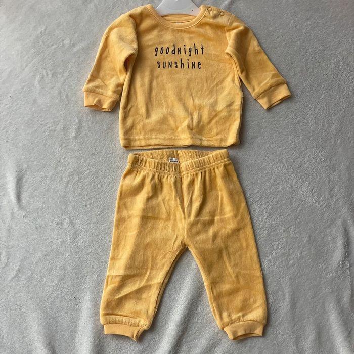 Pyjama jaune bébé - photo numéro 1