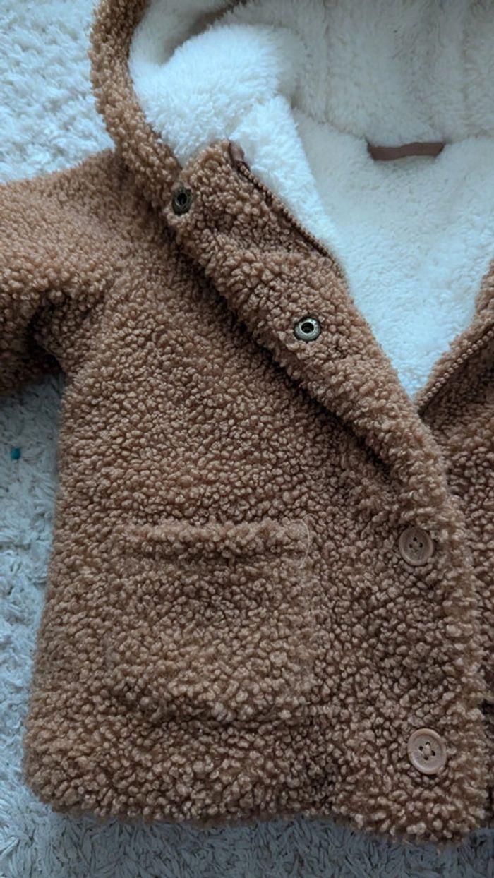 Manteau bouclette molleton bébé fille 9 mois - photo numéro 7