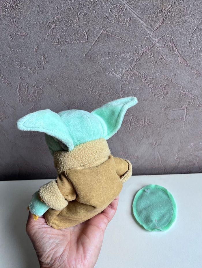 Peluche aimantée Grogu Mandalorian - photo numéro 3