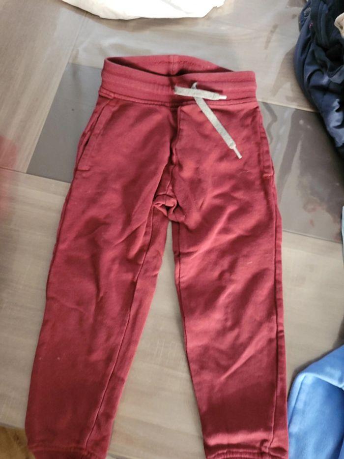 Pantalon kiabi bordeaux - photo numéro 1