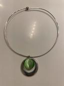 Collana con pendente verde