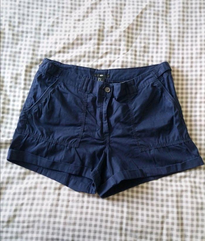 Short taille 40 bleu marine - photo numéro 1