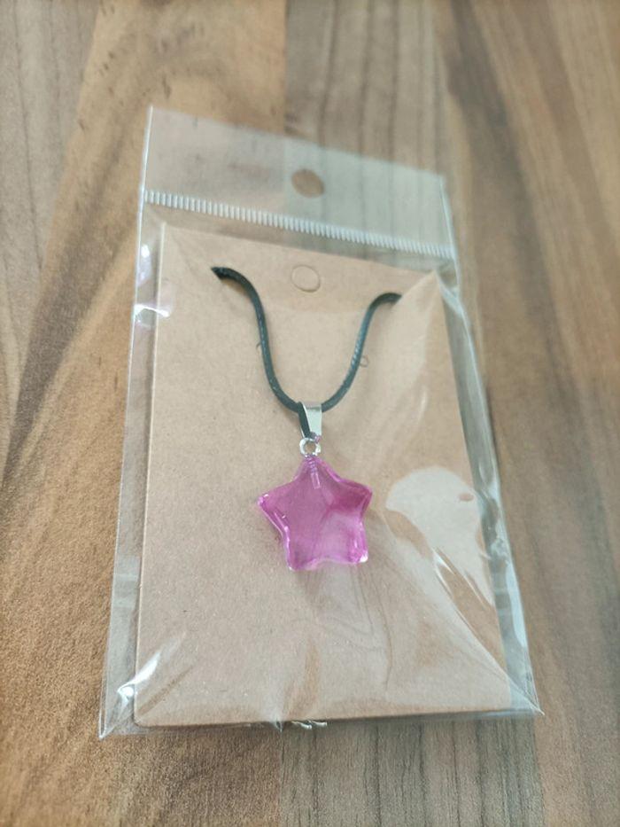 Collier neuf pendentif pierre en étoile rose - photo numéro 4