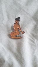 Pins femme metisse