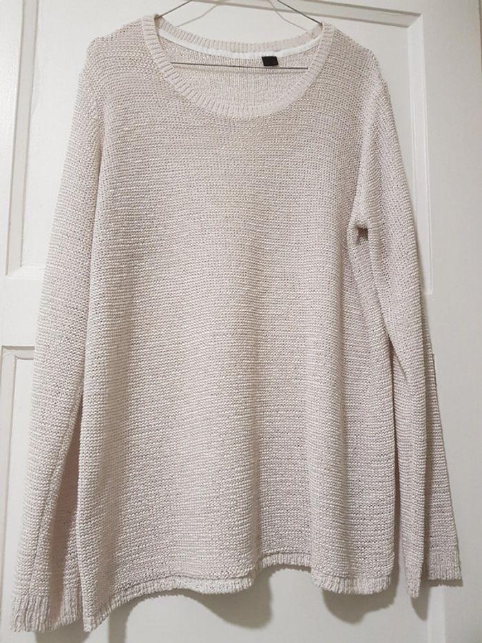 Pull beige en maille - photo numéro 1