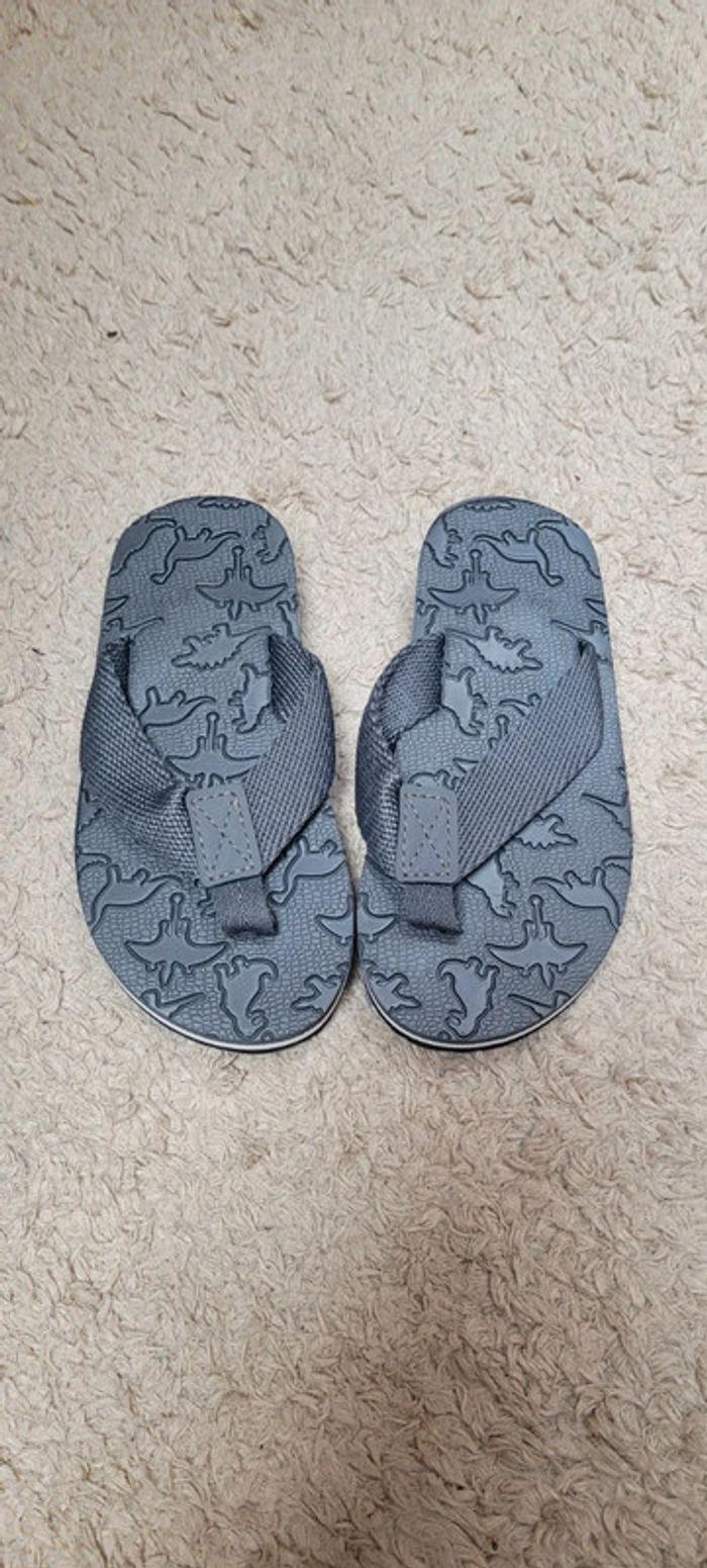 Tong flip flop dinosaures Taille 29 Neuve - photo numéro 1