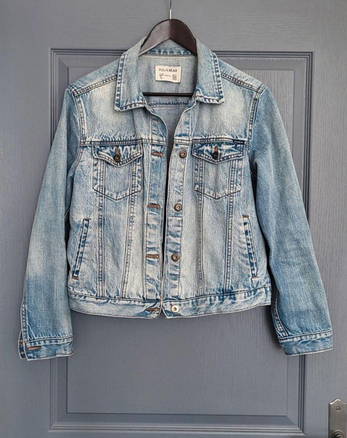 Veste en jean bleue claire Pull&Bear Taille L - photo numéro 1