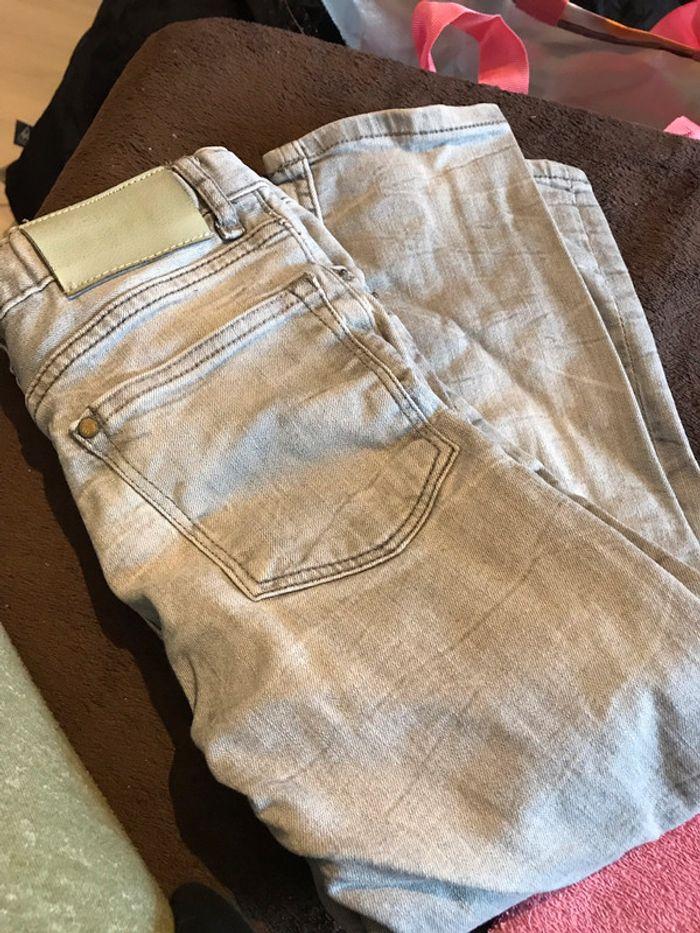 Jeans gris 5/6 ans