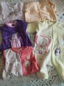 Lot de 4 pyjamas velours et 1 sur pyjama 3 mois fille tbe