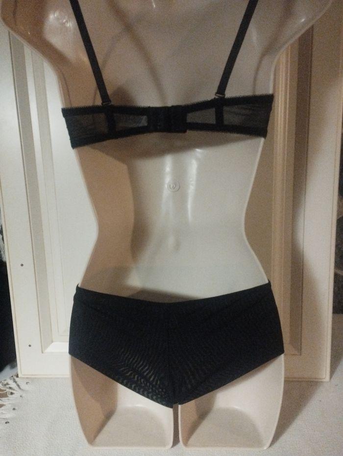 Ensemble de lingerie neuf noir 90C  et M pour le shorty. D'autres tailles possibles - photo numéro 3