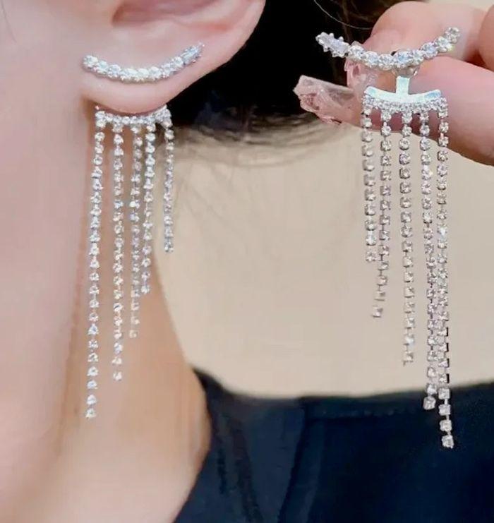 Jolies boucles d oreilles longues strass couleur argent neuve - photo numéro 11