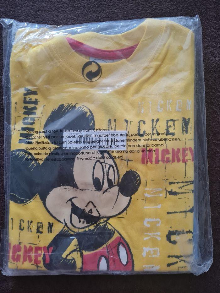 Lot  2  T-shirt  mickey disney - photo numéro 2