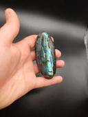 Galet Labradorite bleue verte flash