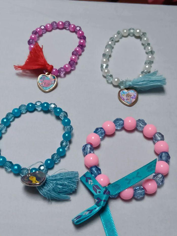 Lot de 4 bracelets Disney fille - photo numéro 1