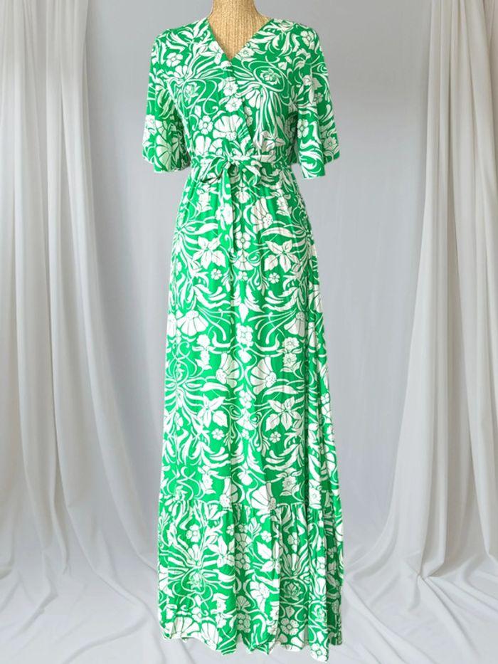 Jolie robe maxi verte et blanche - photo numéro 1